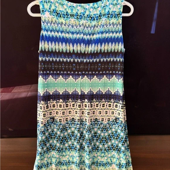 Ronni Nicole Blue and Teal Patterned Dress - Picture 4 of 4